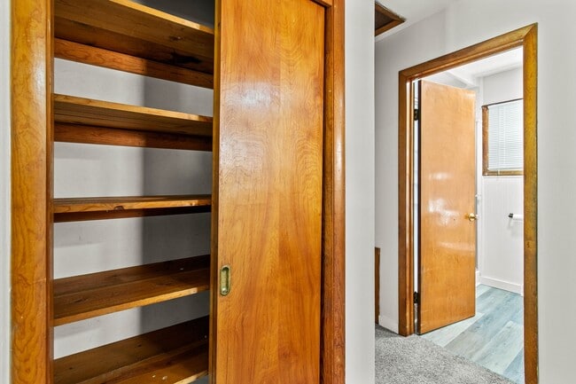 Building Photo - Charming 3- Bedroom Home in Newark