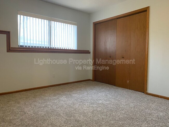 Building Photo - 6691 Boca Vista Dr NE