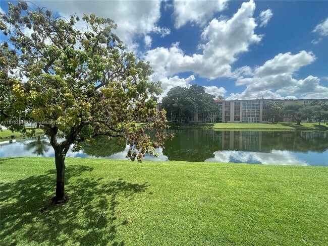 Primary Photo - 1080 Del Lago Cir
