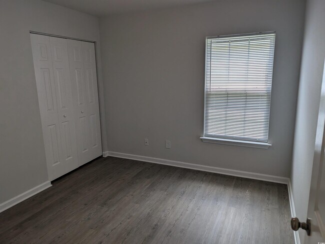 Building Photo - 148 Junco Cir