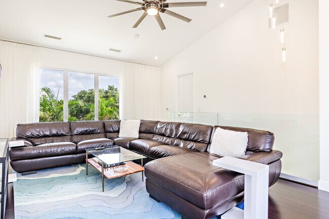 Building Photo - 234 Gregory Rd