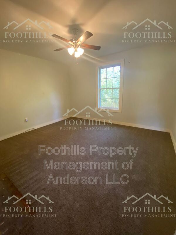 Building Photo - 1018 Cothran Cir