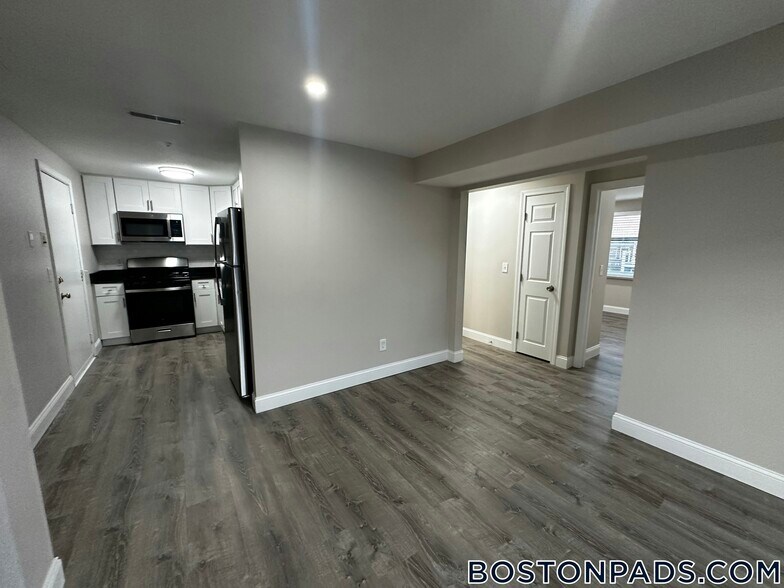 Building Photo - 25 Kenmar Dr