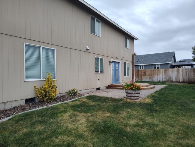 Building Photo - 4211 Holland Ln