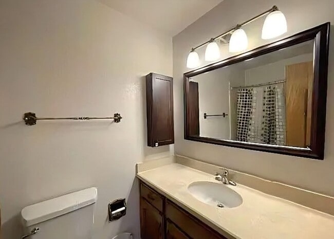 Building Photo - 2045 S 14th Ave