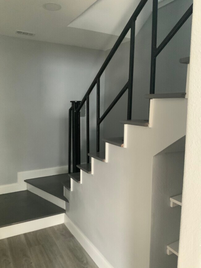 Staircase leading up to 2nd floor - 3816 Byers Ave