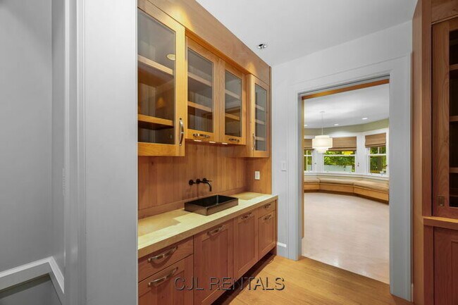 Building Photo - 29 Merrill Rd