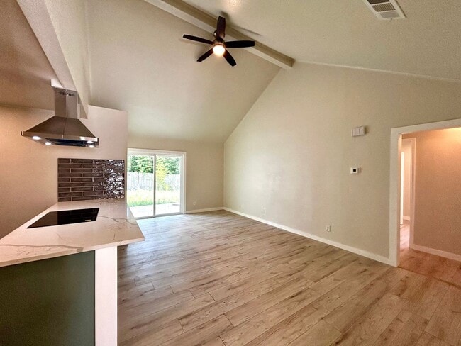 Building Photo - 1005 W MLK #A