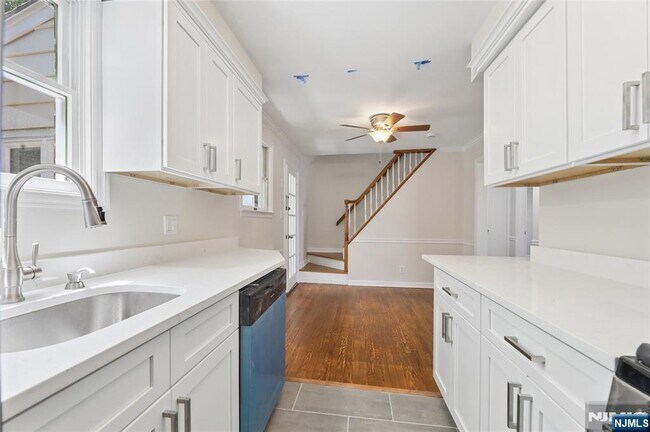 Building Photo - 35-10 Ferry Heights