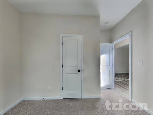 Building Photo - 3734 Saddle Bag Ct