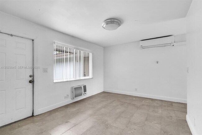 Building Photo - 645 NW 15th Ave