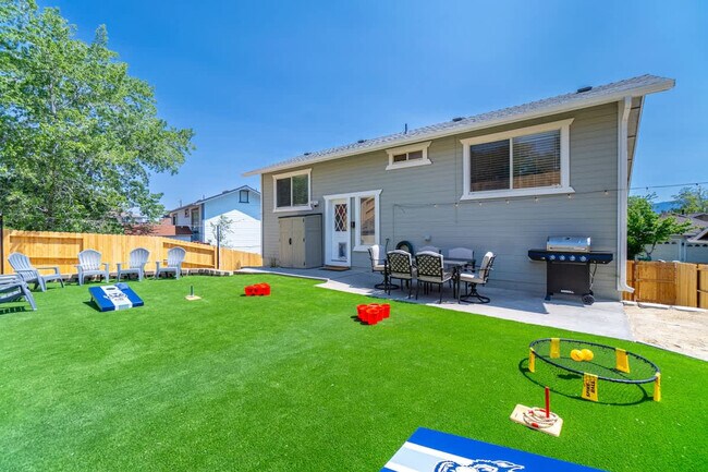 Building Photo - 629 Tarn Way