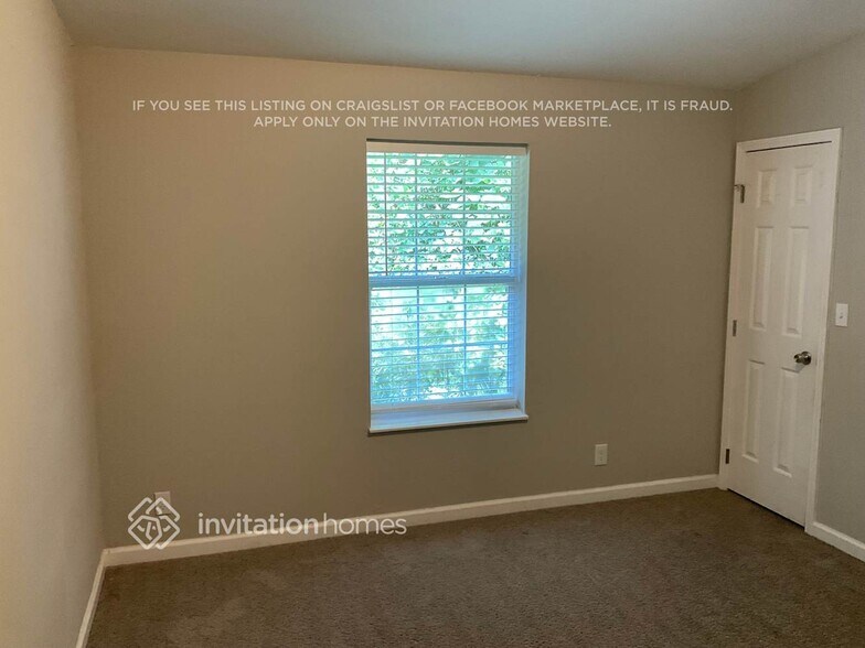 Building Photo - 738 Sheppard Rd