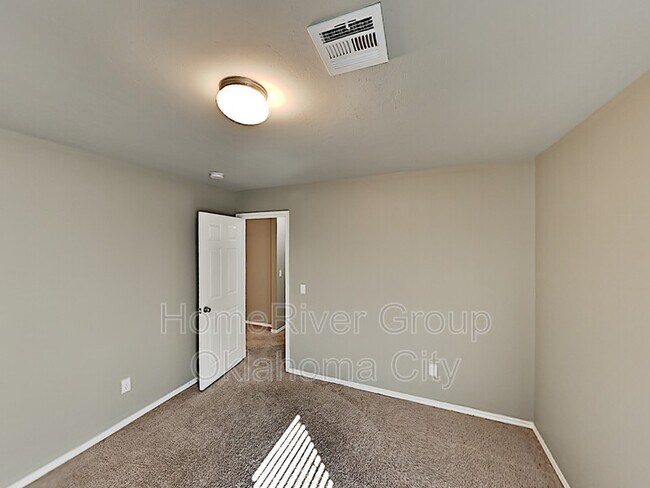 Building Photo - 2416 Canyon Creek Dr