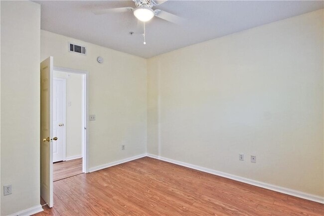 Building Photo - 8102 Woodland Ln