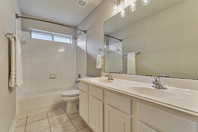 Building Photo - 6403 Sagewalk Ct