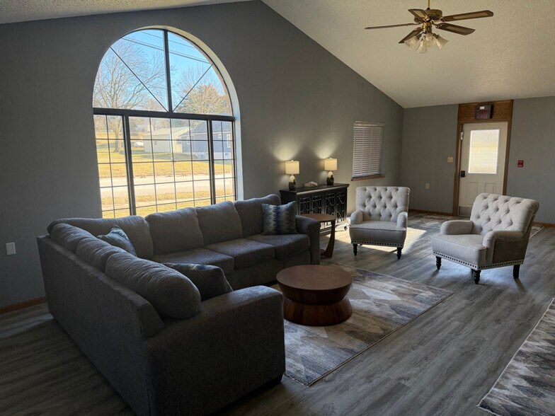 Building Photo - 604 S Polk St