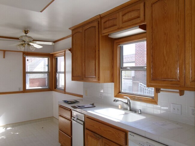 Building Photo - 9621 Cloverwood St