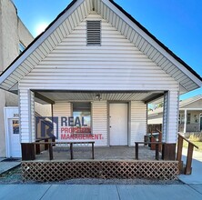 Building Photo - 2 bedroom 1 bath House
