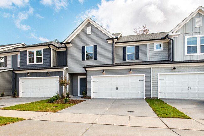 Building Photo - Modern 3-Bedroom Townhome in Solana, Durham!