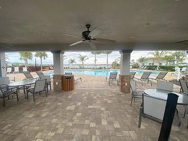 Building Photo - 324 Spg Hl Lk Lp