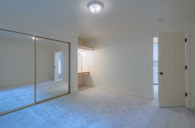 Building Photo - 4055 Sunset Ln