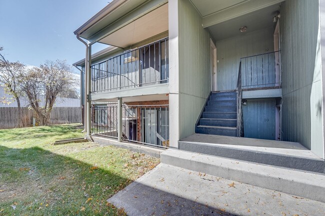 Building Photo - 2-Bed, 1-Bath Condo in Great Fort Collins ...