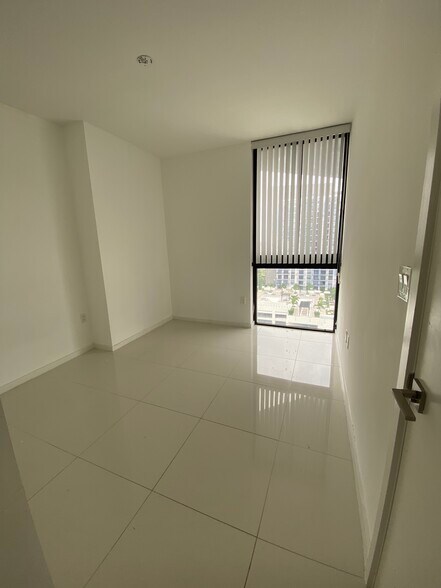 Building Photo - 5300 Paseo Blvd