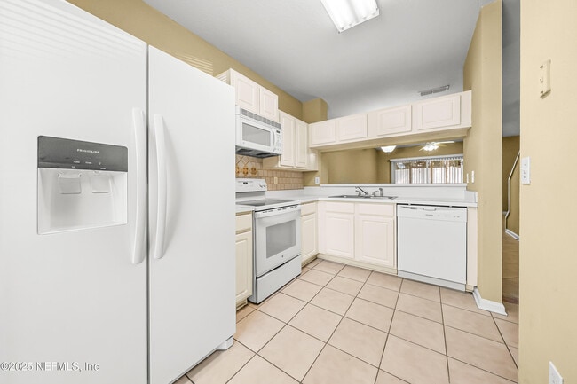 Building Photo - 8230 Dames Point Crossing Blvd