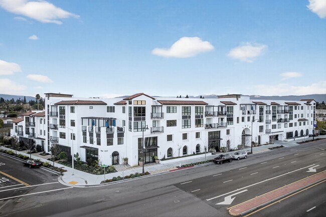 Building Photo - 1850 El Camino Real