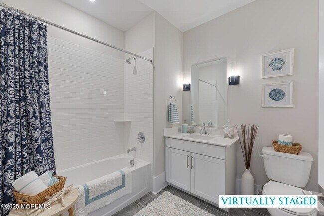 Building Photo - 215 2nd Ave