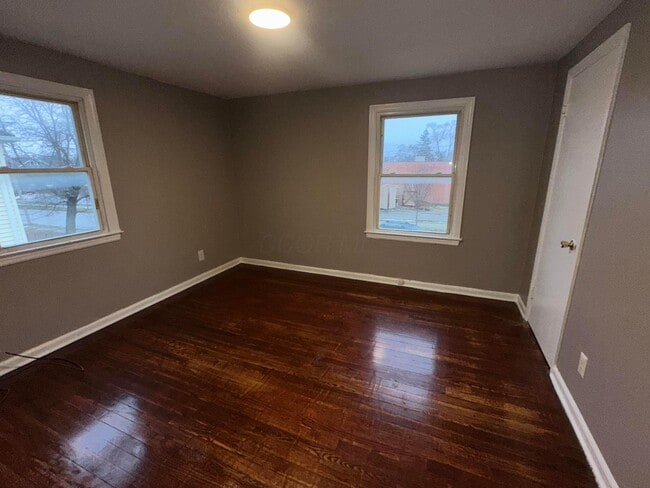 Building Photo - 1352 E 25th Ave