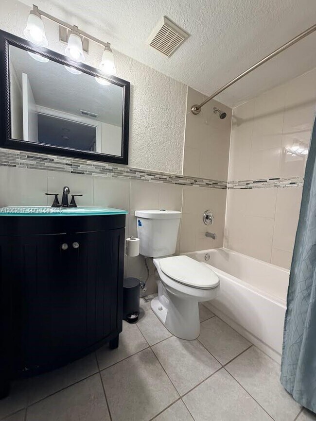 Building Photo - 721 SW 113th Way