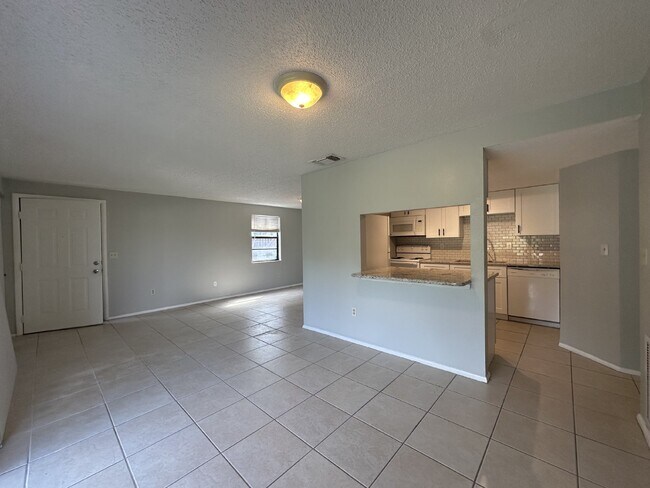 Building Photo - Cedarwood Condominiums