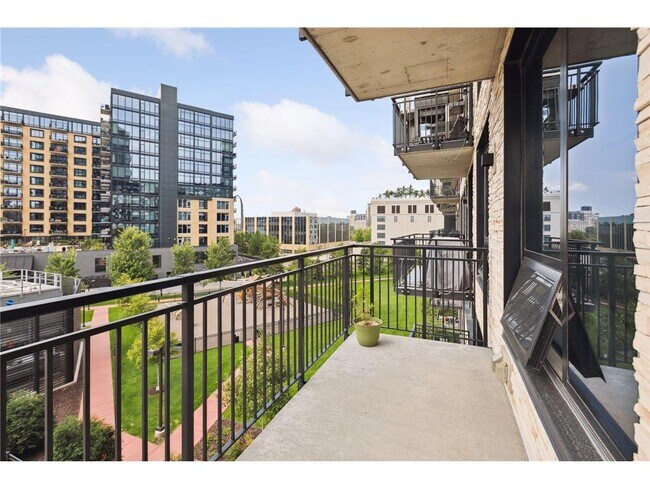 Building Photo - 1240 S 2nd St