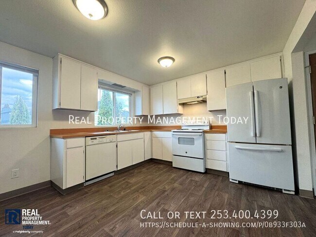 Building Photo - 450 Pearl St