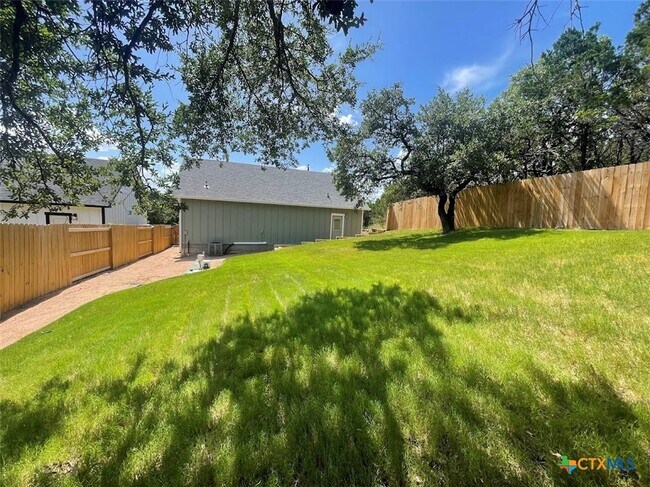 Building Photo - 1196 Canyon Trce