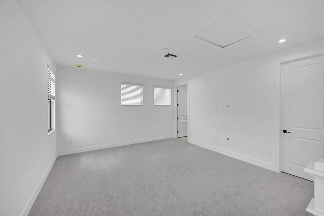 Building Photo - 9520 St Germain Dr