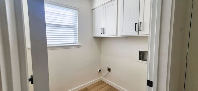 Building Photo - 1607 Centenary Dr