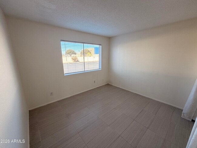 Building Photo - 616 S Hardy Dr