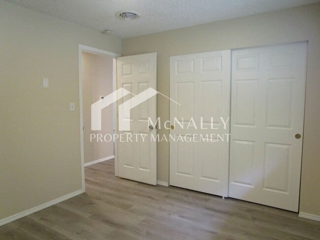 Building Photo - Melton: 6606