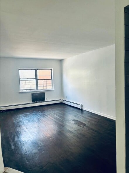 Building Photo - 3809 Review Pl