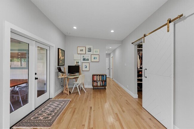 Building Photo - 5008 W Frances Pl