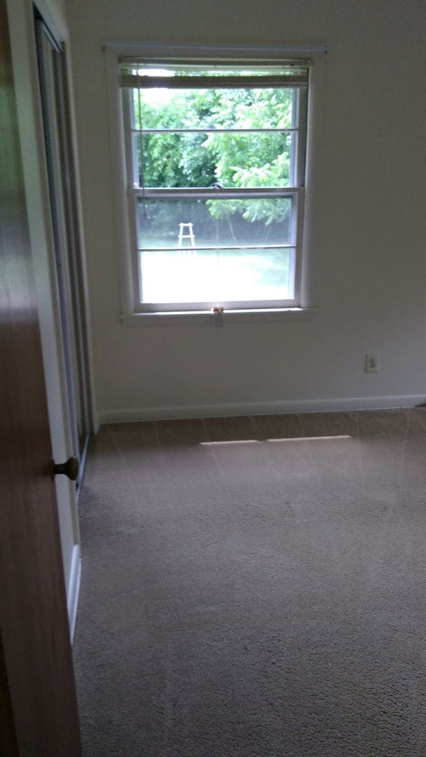 Building Photo - Charming Midvale Heights Ranch