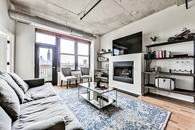 Building Photo - 6 S Laflin St