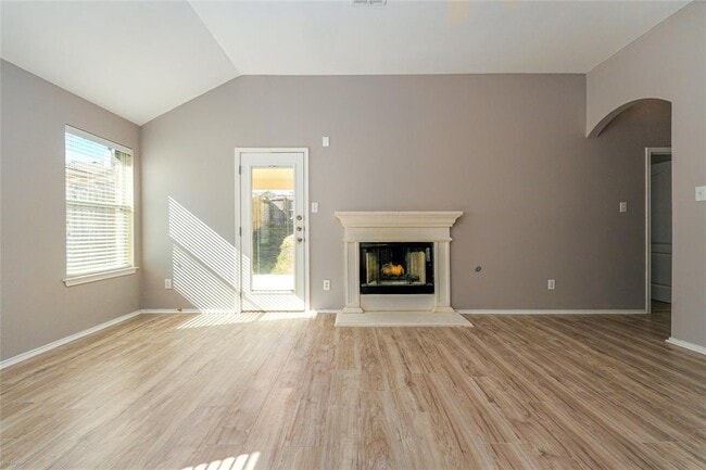 Building Photo - 249 Ashwood N