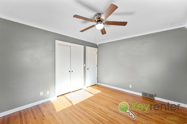 Building Photo - Inviting 3-Bedroom Home with Updated Kitchen & Fenced Backyard – Derby, KS