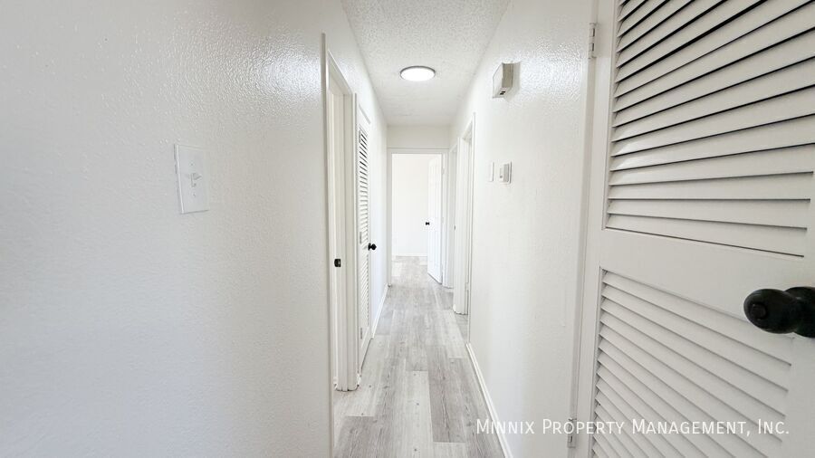 Building Photo - 4615 Grinnell St