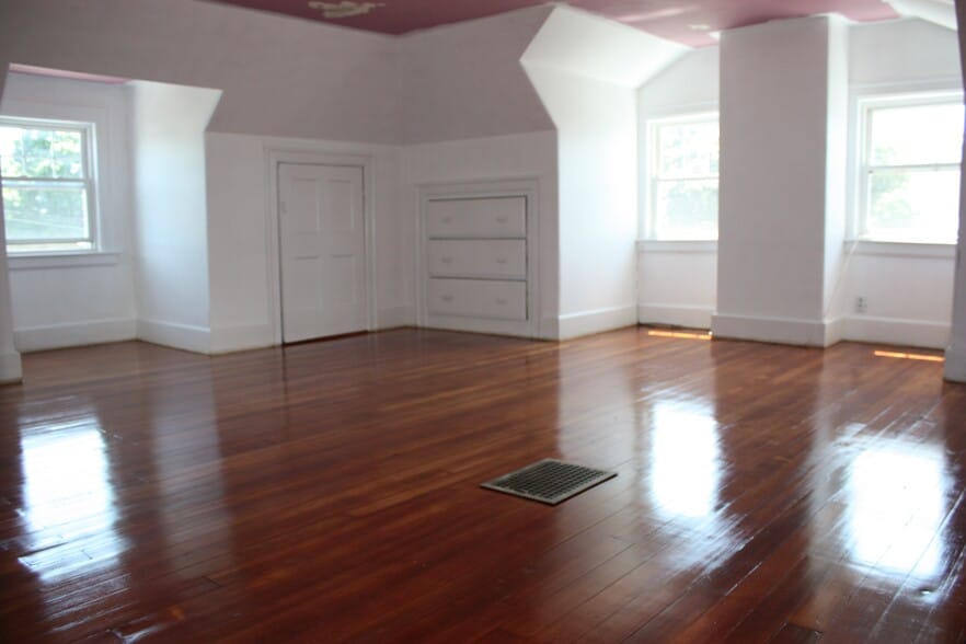 Building Photo - 59 College Ave