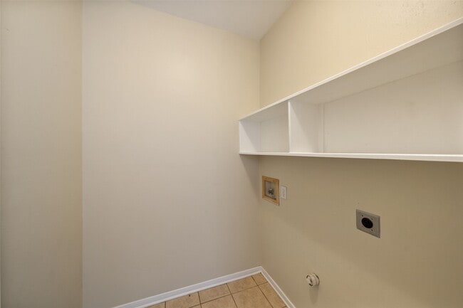 Building Photo - 5502 Finch St